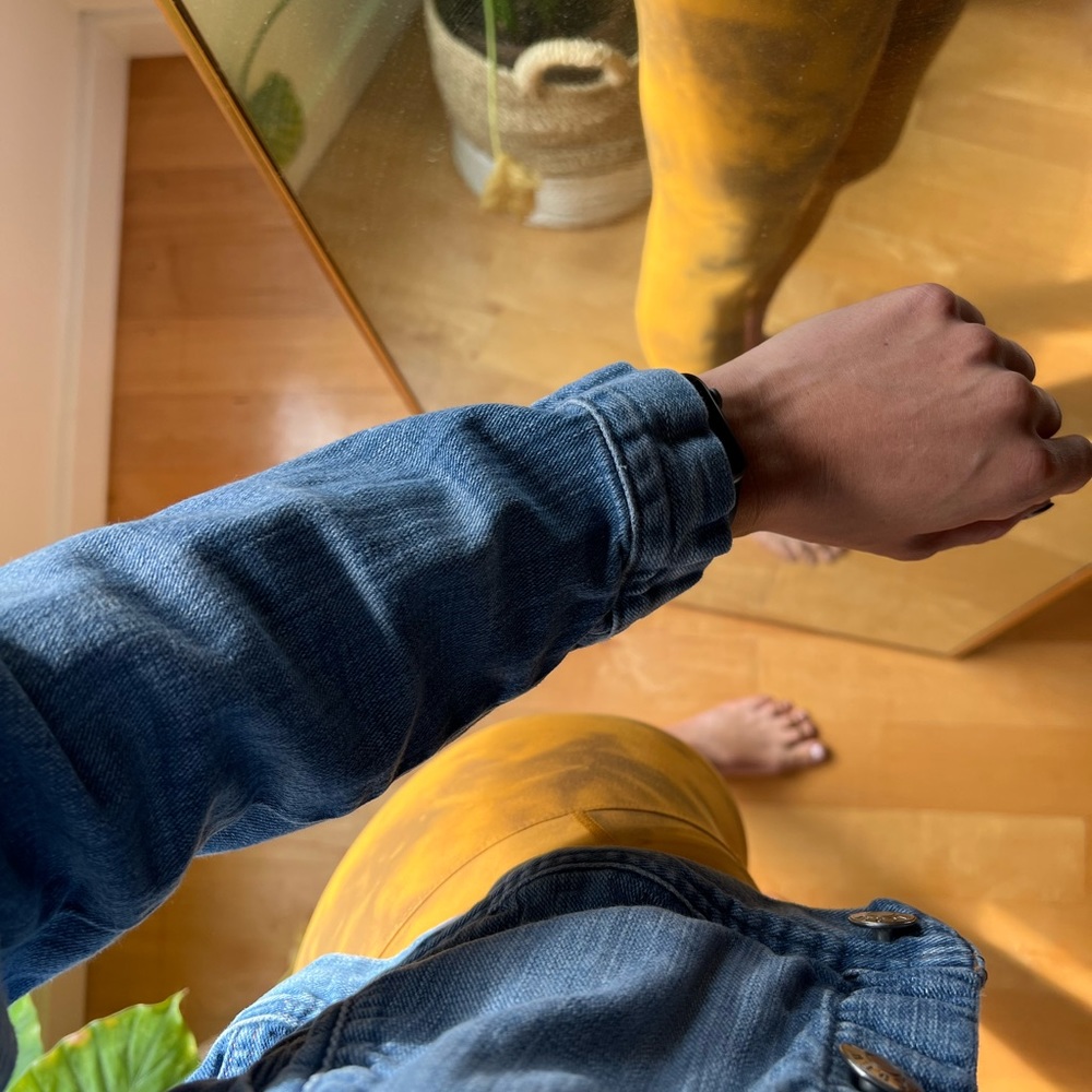Woman’s cropped J Crew denim jacket! - Picture 5 of 11